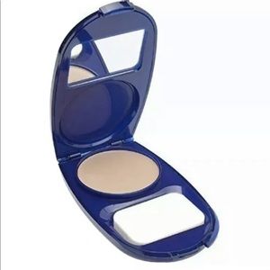 CoverGirl AquaSmooth Foundation #710 Classic Ivory